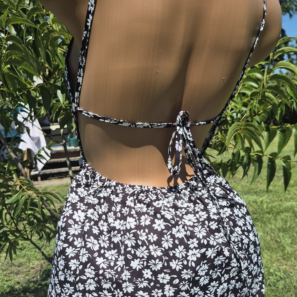Black and White Floral Dress LOOK AT THE BACK OF THIS ONE! - Picture 9 of 14